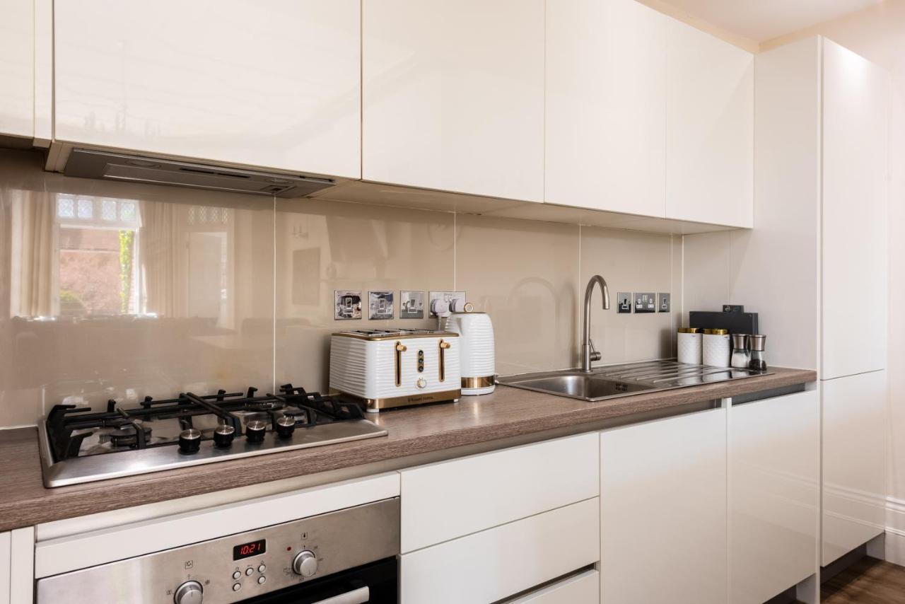 3 Bedroom Garden Apartment Opposite The Beach 브라이턴 외부 사진